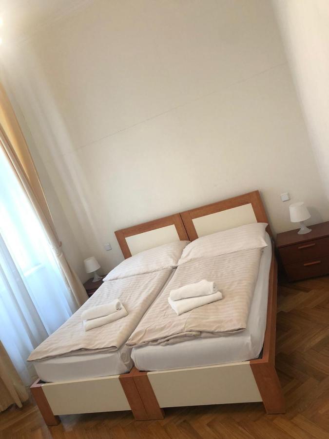 Residence La Familia Prague Luaran gambar