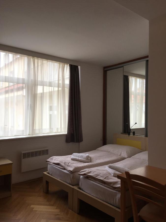 Residence La Familia Prague Luaran gambar