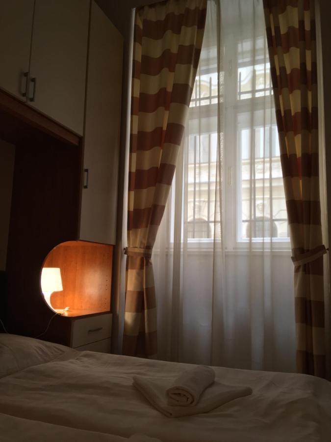 Residence La Familia Prague Luaran gambar