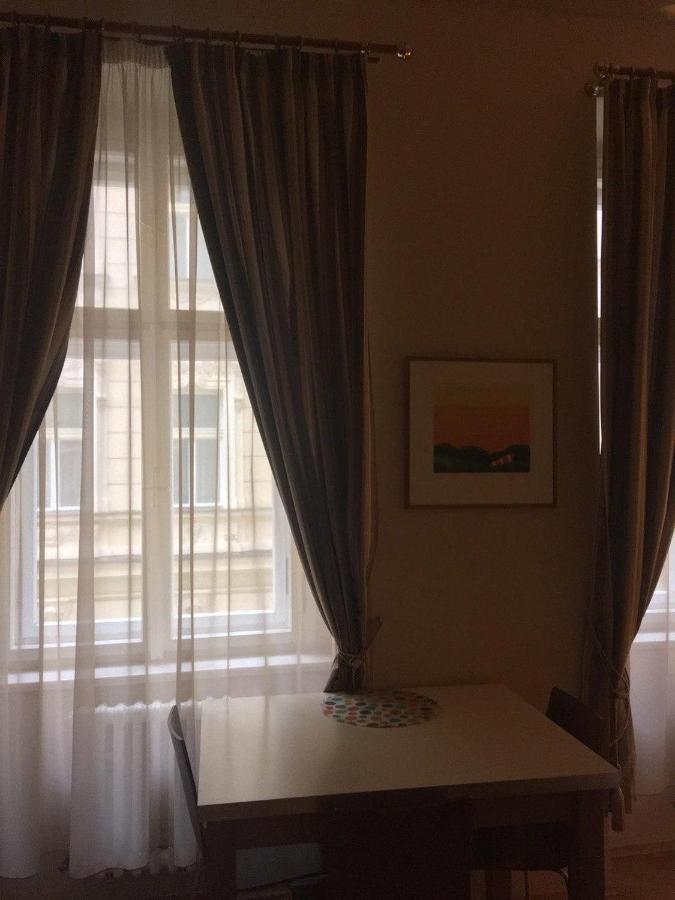 Residence La Familia Prague Luaran gambar