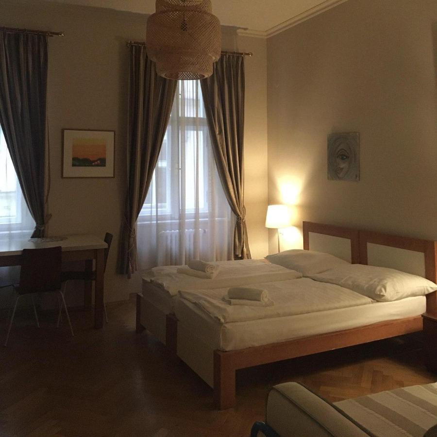 Residence La Familia Prague Luaran gambar
