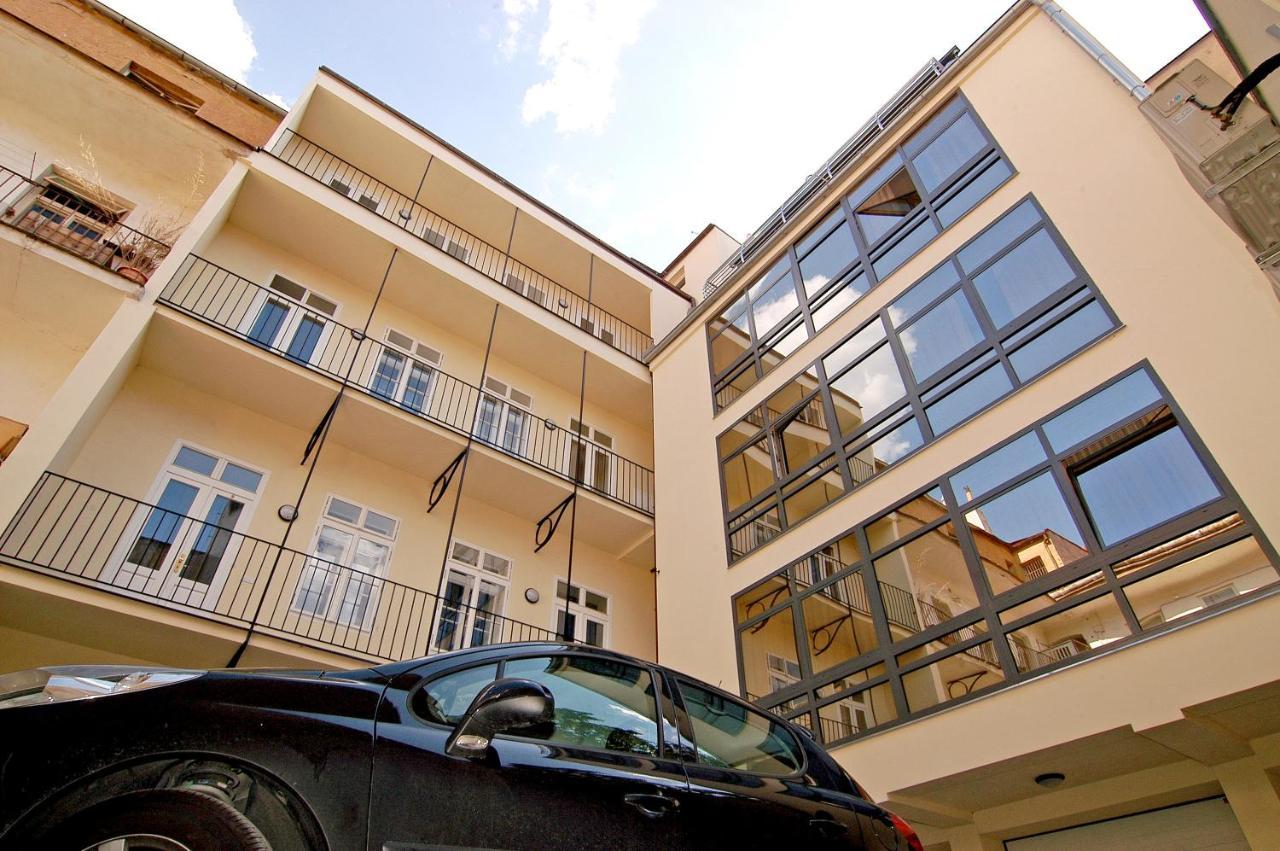 Residence La Familia Prague Luaran gambar
