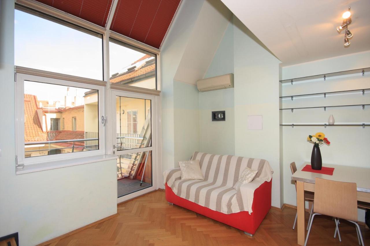 Residence La Familia Prague Luaran gambar