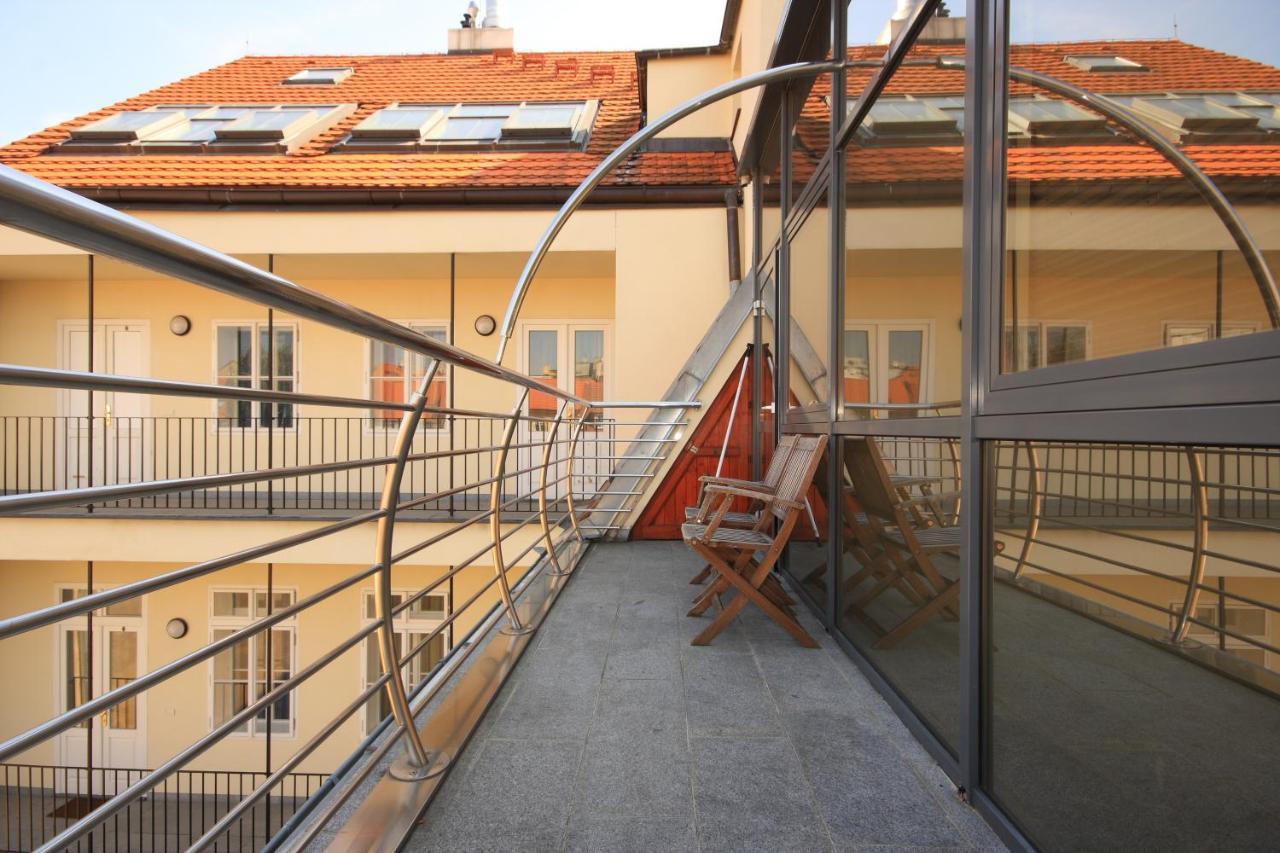 Residence La Familia Prague Luaran gambar