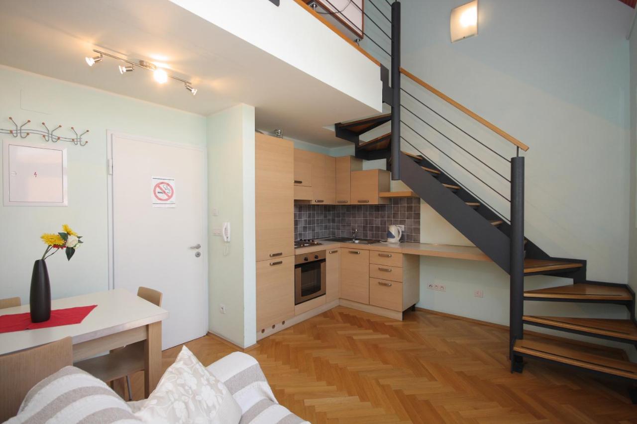 Residence La Familia Prague Luaran gambar